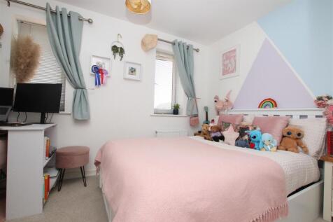 Bedrooom 2.JPG