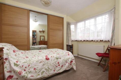 Bedroom 1.JPG