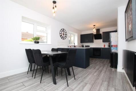 Kitchen Dining Room.JPG