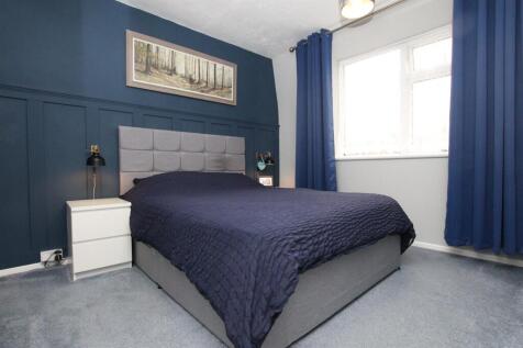 Bedroom 2.JPG