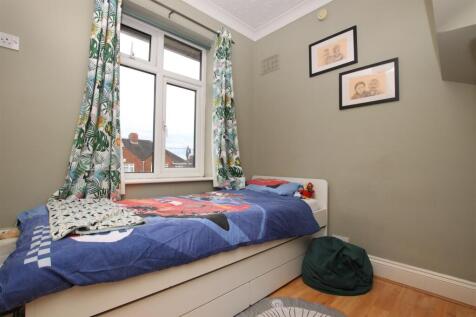 Bedroom 4.JPG