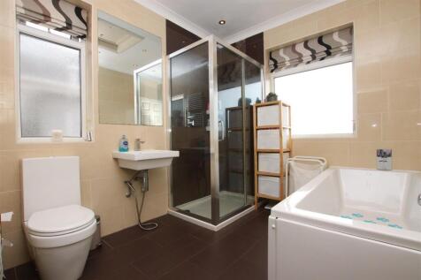 Bathroom.JPG