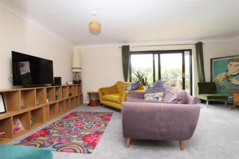 Living Room.JPG