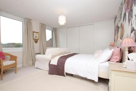 Bedroom 1.JPG
