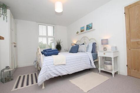 Bedroom 2.JPG