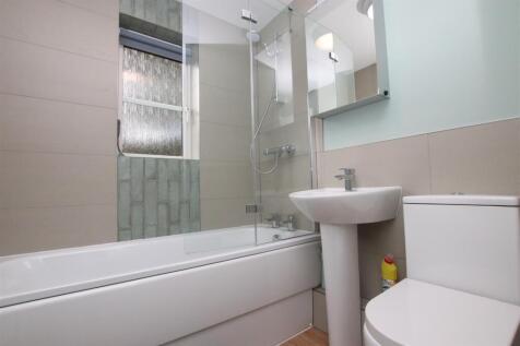 Bathroom.JPG