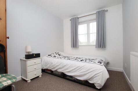 Bedroom 2.JPG