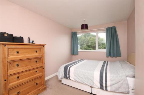 Bedroom 1.JPG