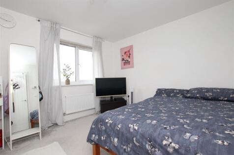 Bedroom 1.JPG