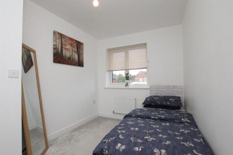 Bedroom 2.JPG