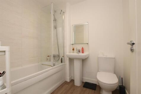 Bathroom.JPG