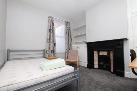 Bedroom 1.JPG