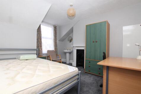 Bedroom 6.JPG
