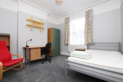 Bedroom 1.JPG