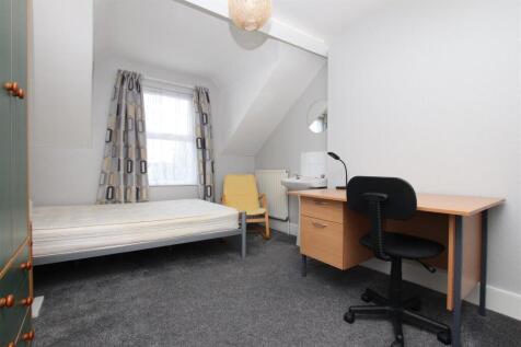 Bedroom 6.JPG