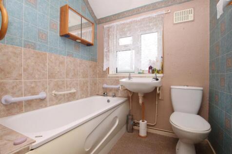 Bathroom.JPG