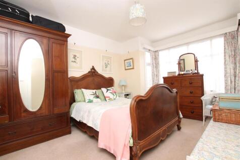 Bedroom 1.JPG