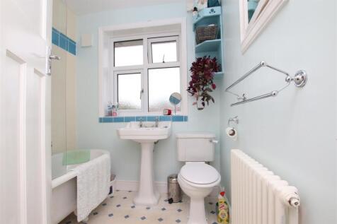 Bathroom.JPG