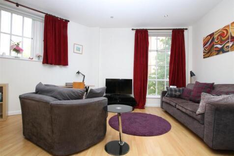 Living Area.JPG