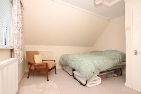 Bedroom 2.JPG