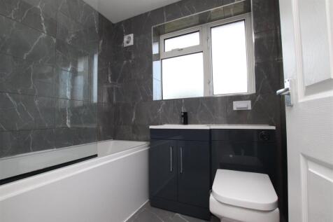 Bathroom.JPG