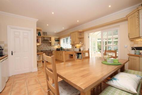 Kitchen Breakfast Room.JPG