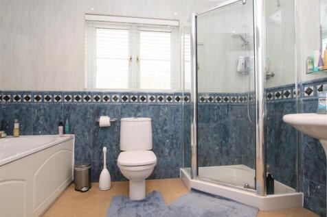 Bathroom.JPG
