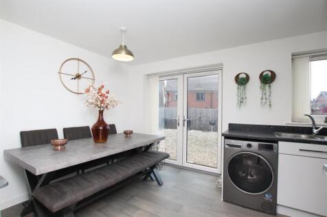 Dining Area.JPG