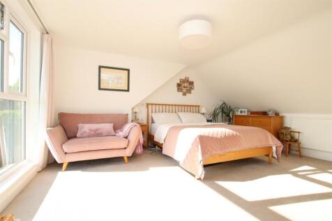Bedroom 1_A.JPG