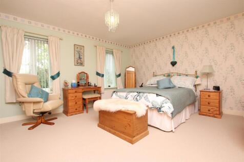 Bedroom 1.JPG