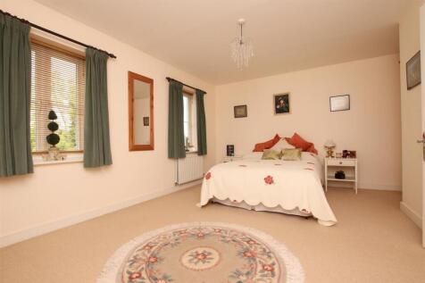 Bedroom 2.JPG