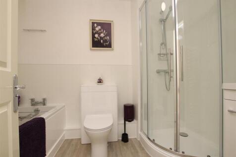 Bathroom.JPG