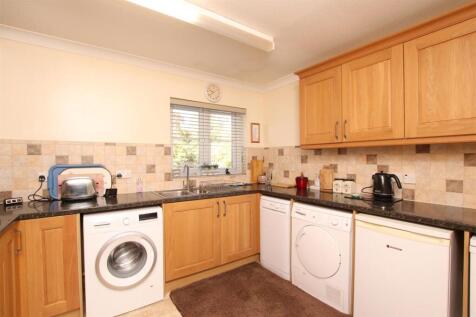Kitchen..JPG