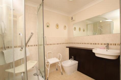 Shower Room.JPG