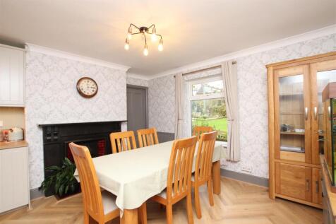Dining Area.JPG