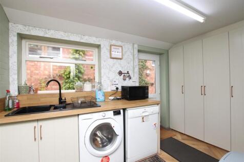 Utility Room.JPG