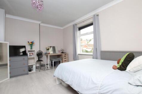 Bedroom 3.JPG