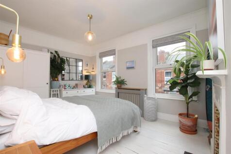 Bedroom 1.JPG