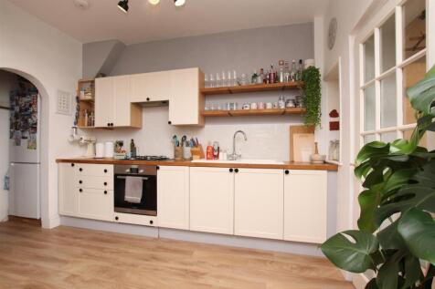 Kitchen.JPG