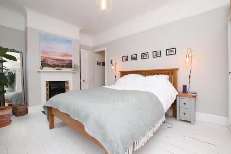 Bedroom1..JPG