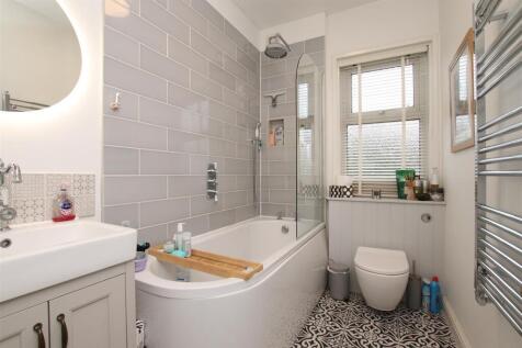 Bathroom.JPG