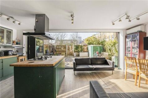 Reception/Kitchen