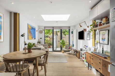 Reception/Kitchen