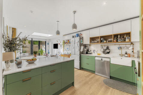 Reception/Kitchen