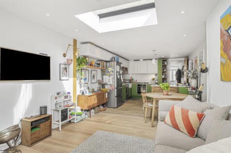 Reception/Kitchen