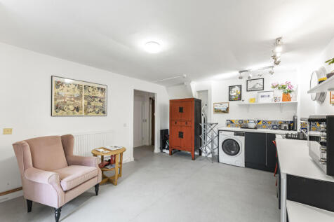 Kitchen/Reception