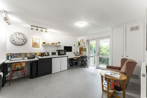 Kitchen/Reception