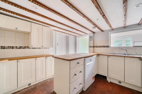 1362305-7-68df933...