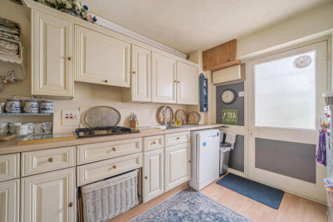 1365876-12-68ee2c...