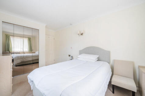 1368896-7-68f0b49...